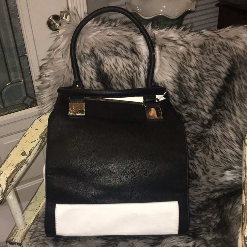 🌺🌺by DSW, Faux Leather BoHo Bag🌺🌺